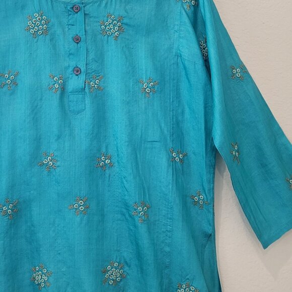 Sleeping On Snow Silk Embroidered Blouse, size M - Picture 5 of 5
